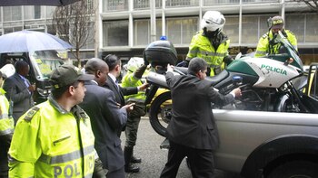 Taxista se llevó por delante