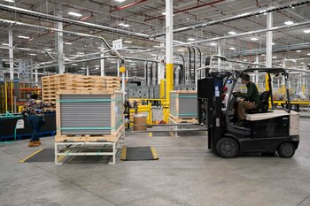 La emisión de pesos para