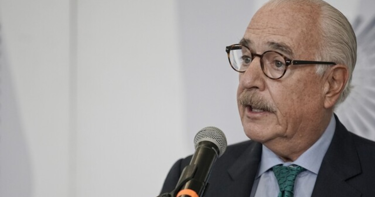 Andrés Pastrana critica a los conservadores por apoyar la reforma a la salud: 'Cómplices del desastre'