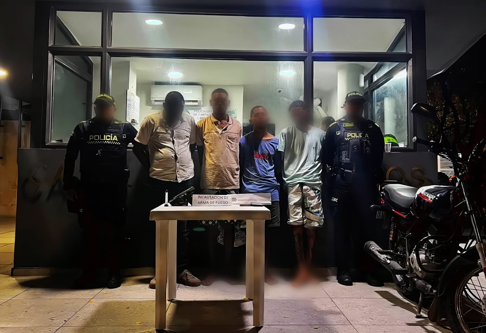 Capturados en Cartagena por participar en un linchamiento contra un ex uniformado de la Policía Nacional - crédito Policía Cartagena