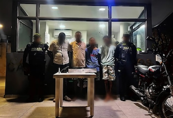 Capturados en Cartagena por participar en un linchamiento contra un ex uniformado de la Policía Nacional - crédito Policía Cartagena