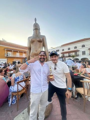 El reconocimiento a la innovación en la divulgación legal quedó reflejado con el Premio India Catalina otorgado a “Vamos pa eso”, el vodcast jurídico conversacional dirigido por el abogado penalista Juan José Castro.