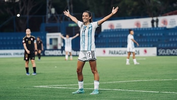 La historia de Denise García Rojo, la cordobesa que asistió a danza con botines, creció en España y llegó a la selección argentina