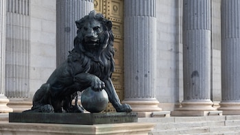 El Congreso rechaza la PNL de Vox para derogar el RD de universalidad y garantizar la "prioridad nacional" en la sanidad