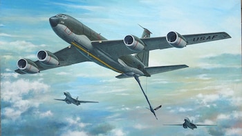 La Fuerza Aérea del Perú comprará un avión cisterna KC-135 Stratotanker para extender el alcance de sus F-16