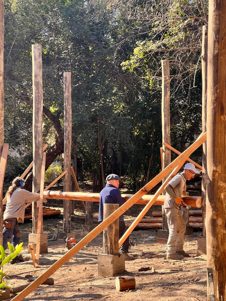 De policía bonaerense a constructor ecológico: Pablo encontró en las sierras cordobesas un nuevo propósito de vida