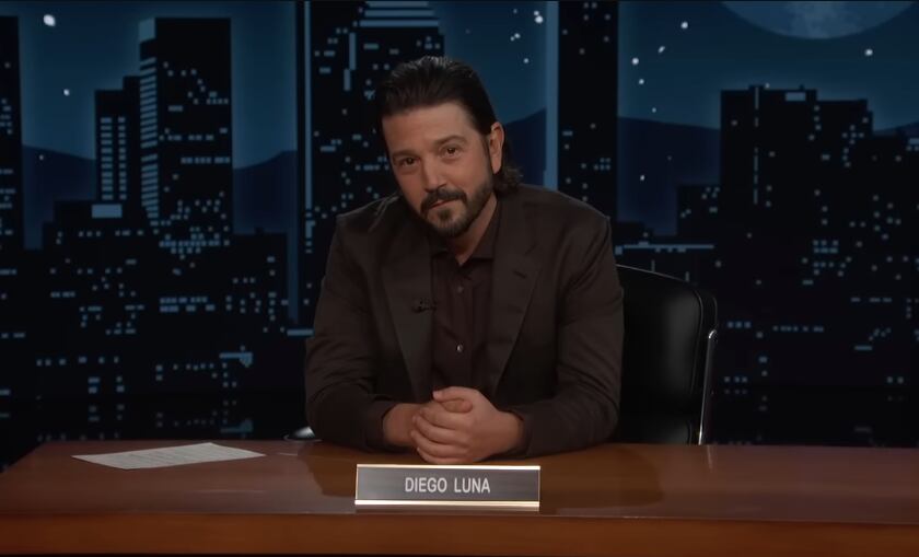 Diego Luna hace historia al defender a migrantes en la televisión de EEUU:  “La violencia y el terror no están bien” - Infobae