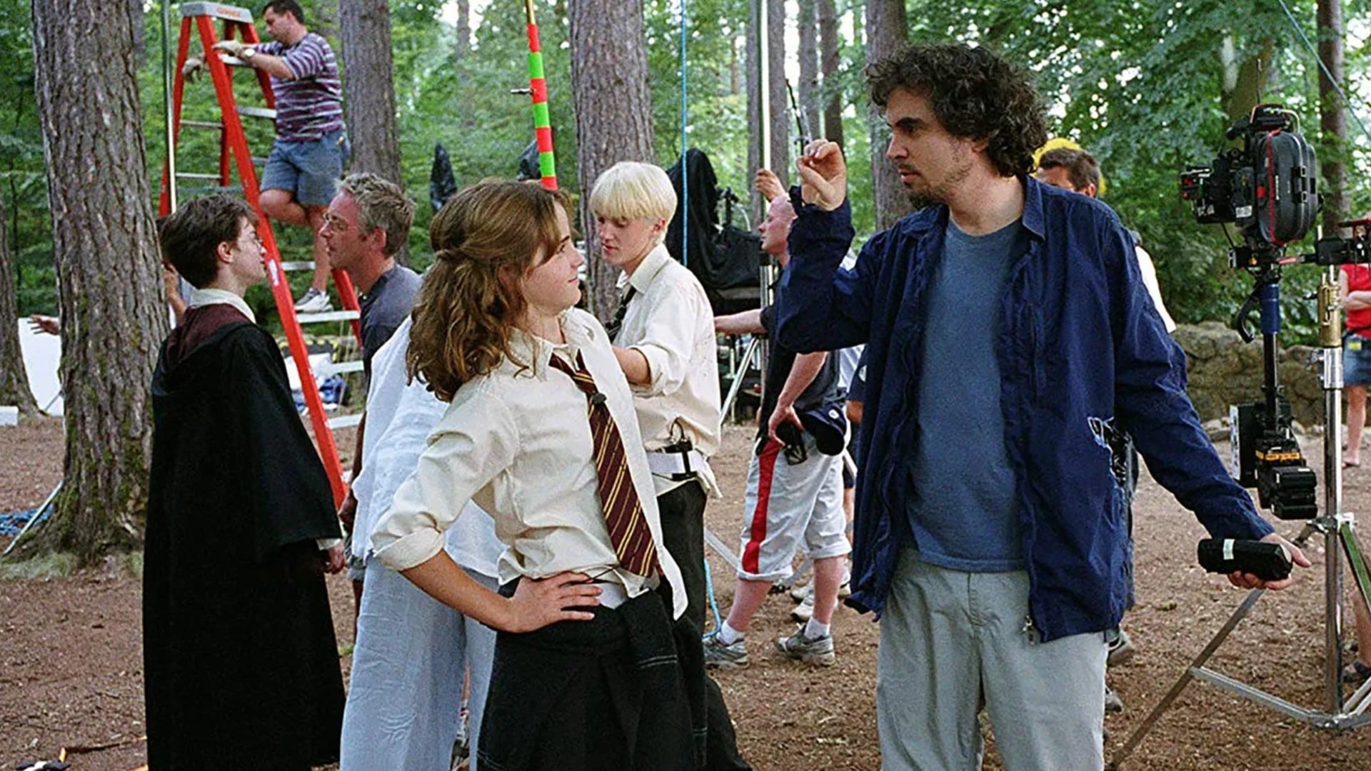 Emma Watson y Alfonso Cuarón en el set de Harry Potter y el prisionero de Azkaban. (Warner Bros. Pictures)
