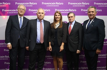 De izquierda a derecha Carlos Ingaramo (Presidente Prevención Salud), Gustavo Giubergia (Director de Operaciones del Grupo Sancor Seguros), Gabriela Marchisio (Gerente de Prevención Retiro), Ulises Mendoza (Presidente Prevención ART) y Eduardo Reixach (Presidente Sancor Seguros)