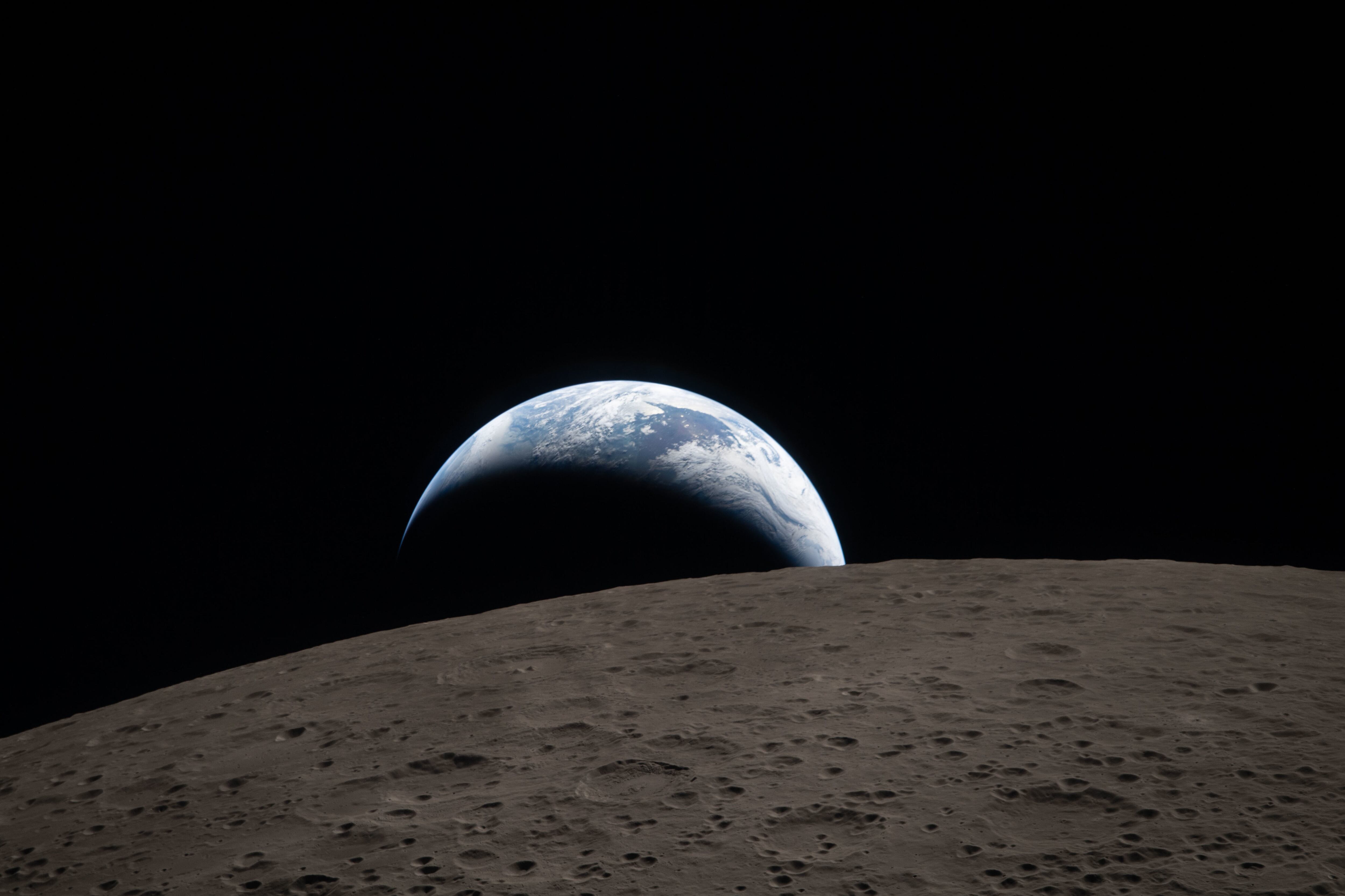 ARCHIVO - En esta imagen proporcionada por la NASA, la tripulación del Artemis II capturó esta vista de una Tierra, el 6 de abril de 2026, mientras volaban alrededor de la Luna. (NASA vía AP, Archivo)