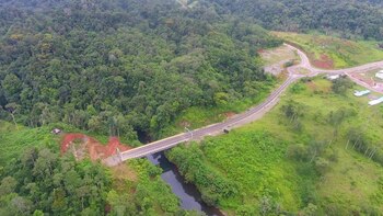 Presidentes de Colombia y Ecuador revisarán obras que conectarán a los dos países en la zona del río Mataje