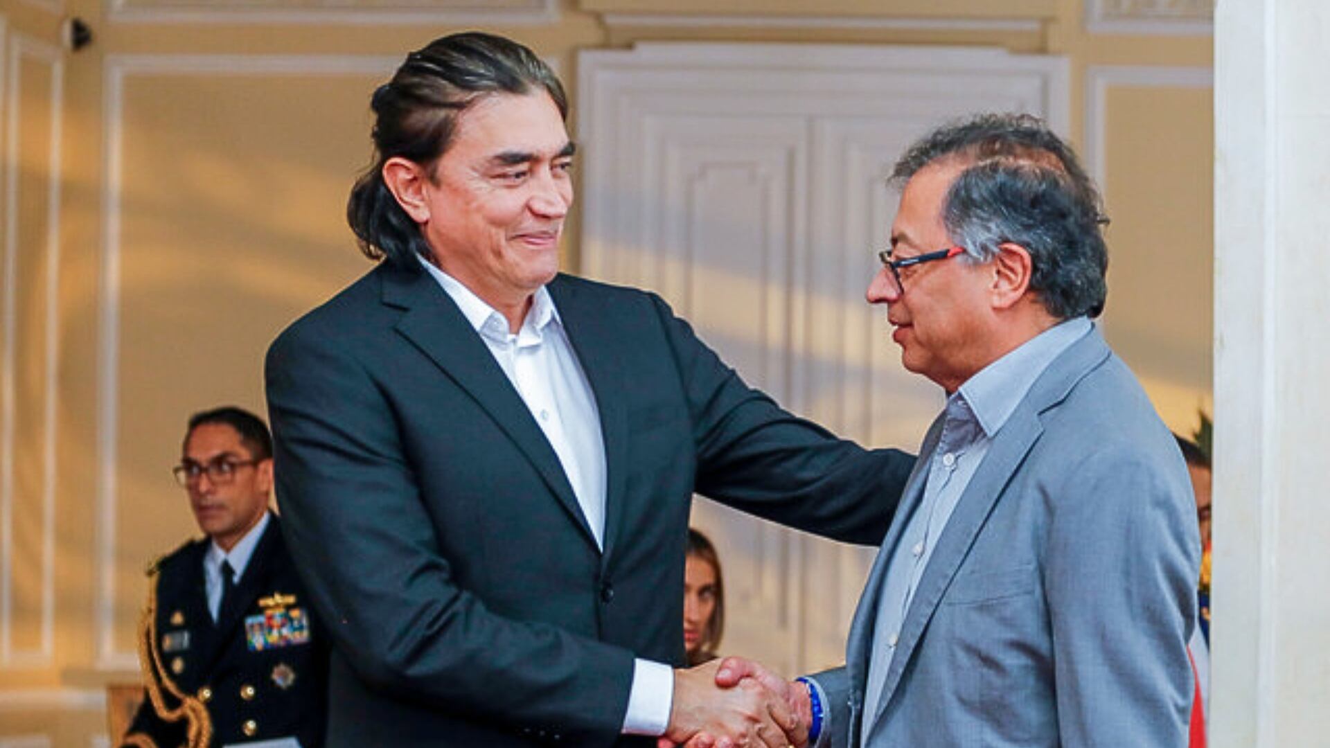 La relación entre Gustavo Bolívar y Gustavo Petro estaría fracturada - crédito Joel González/Presidencia