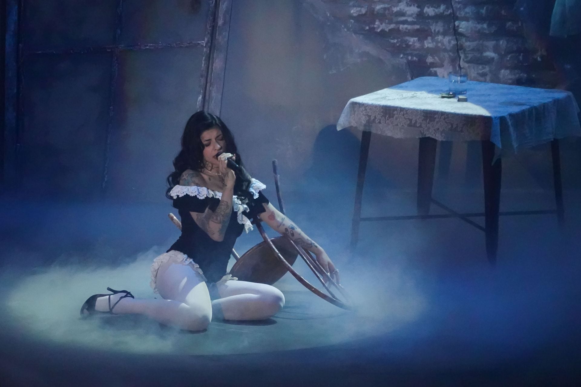 La cantante argentina Cazzu describe cómo unas cortinas eléctricas se abrieron solas en su habitación, pese a estar completamente sola (FOTO: GALO CAÑAS/CUARTOSCURO.COM)