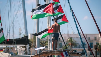 Un activista de la Global Sumud Flotilla se encuentra "crítico" tras 21 días en huelga de hambre en Túnez