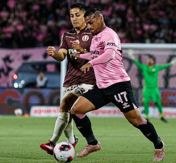 Miguel Trauco ha pasado del lateral izquierdo a ser el conductor de Sport Boys, ubicándose detrás del '9', Luciano Nequecaur. - créditos: Sport Boys