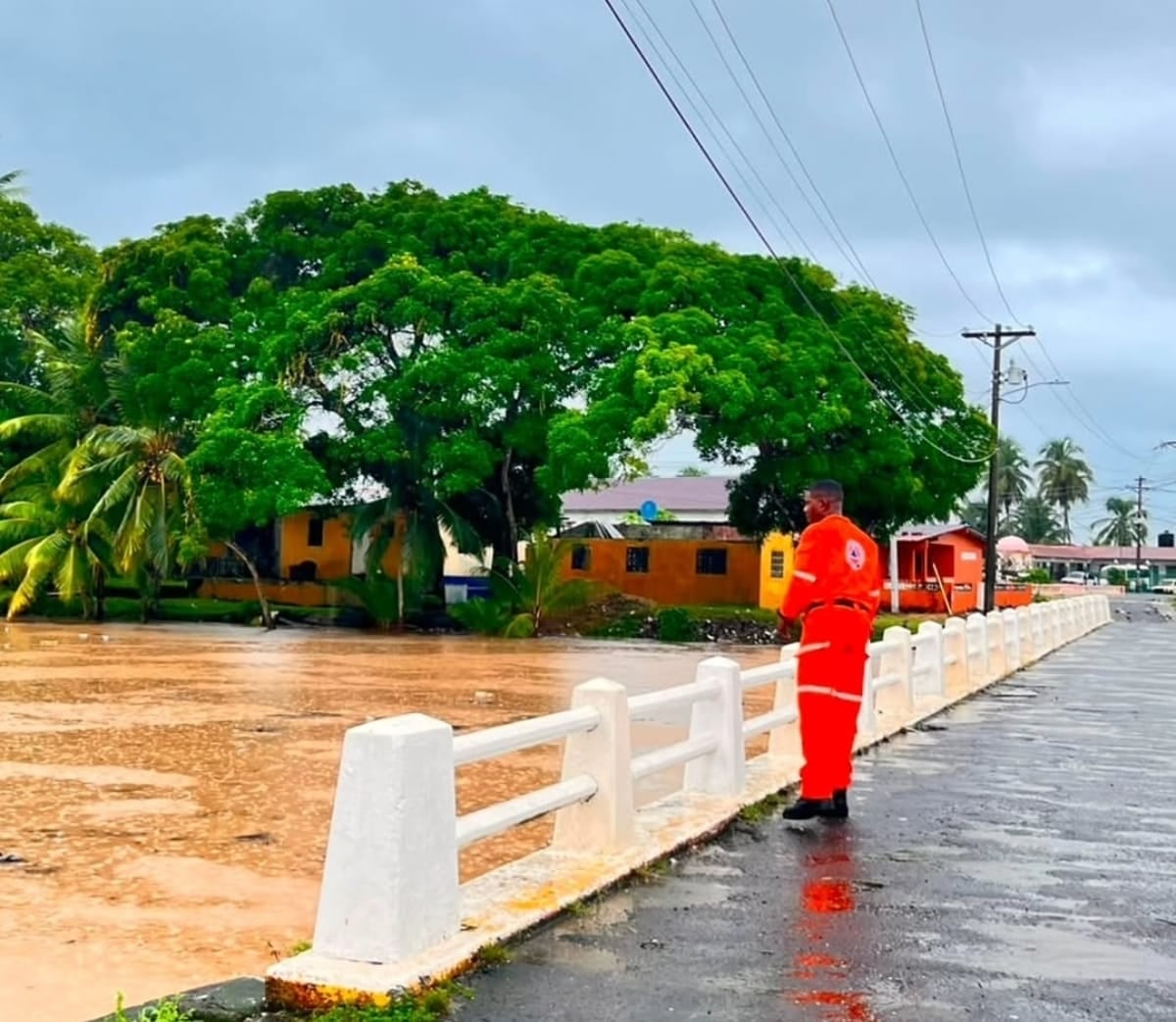 Las autoridades advirtieron sobre inundaciones puntuales, deslizamientos y crecidas repentinas en ríos y quebradas del país. Tomada de Instagram