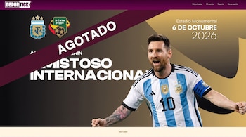 Anuncio web de un partido entre Argentina y Benín con la etiqueta de agotado, los escudos de ambos equipos y una foto de Lionel Messi.