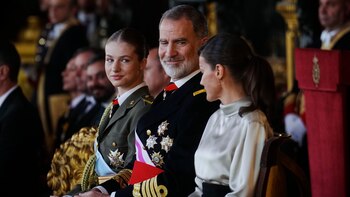 La princesa Leonor da un