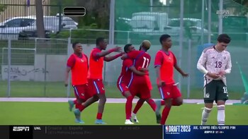 Jugadores panameños saltan de la