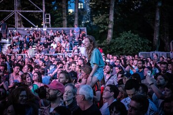 Conciertos y actividades comunitarias celebran la riqueza multicultural del borough.