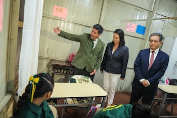 Keiko Fujimori anuncia construcción de 500 colegios por año y conexión a internet para julio del 2027. (Foto: Presidencia)