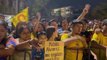 La afición del América se