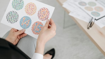 ¿Es hereditario el daltonismo? Causas