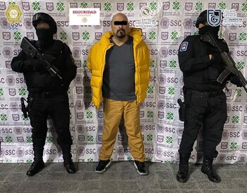 Cayeron cuatro de un grupo