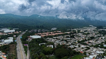 Lluvias persistirán en El Salvador por remanentes de onda tropical; sigue alerta amarilla focalizada