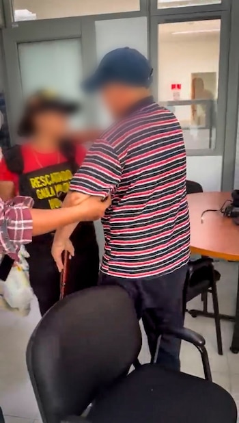 La familia fue rescatada por las autoridades, luego de varios días de secuestro y ser abandonada en una zona rural - crédito Ejército