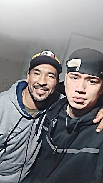 Jonathan Castillo con Alex, uno