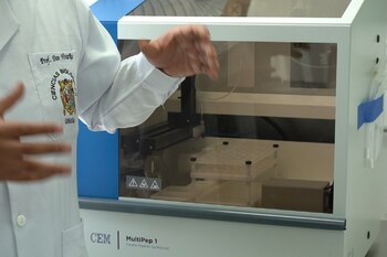 Investigadores peruanos trabajan con proteasas