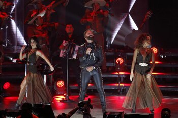 Alejandro Fernández se volverá a