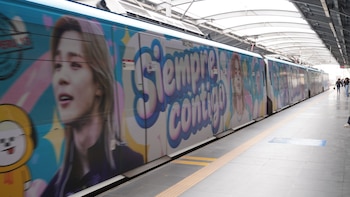 Metro de Lima suma un tren decorado por el cumpleaños de Jimin en medio de la fiesta de ARMY por los conciertos de BTS