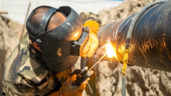 Avanza la instalación eléctrica en