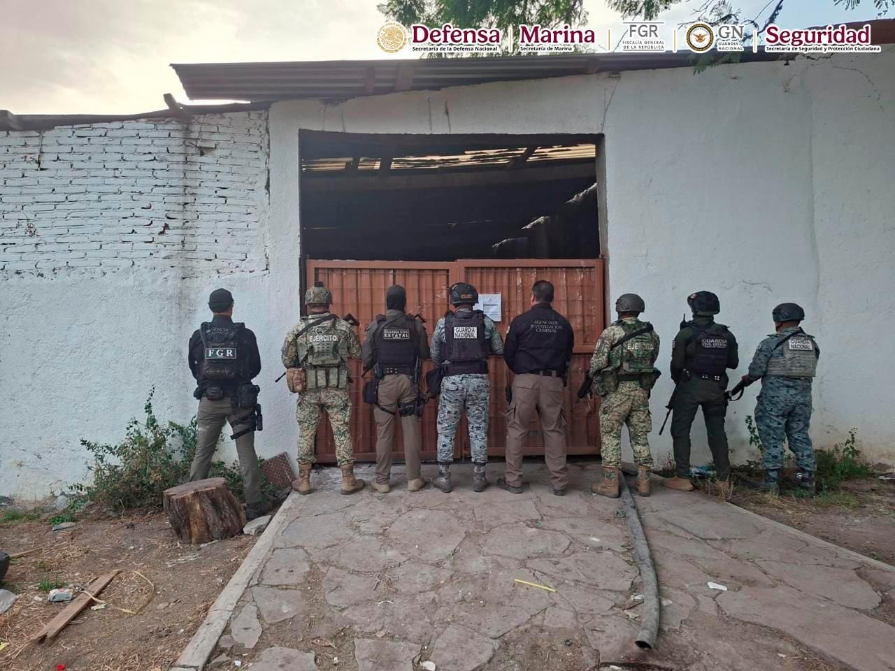 Aseguran 203 kilos de metanfetamina junto a miles de litros de precursores y equipo de laboratorio en San Luis Potosí. Marina