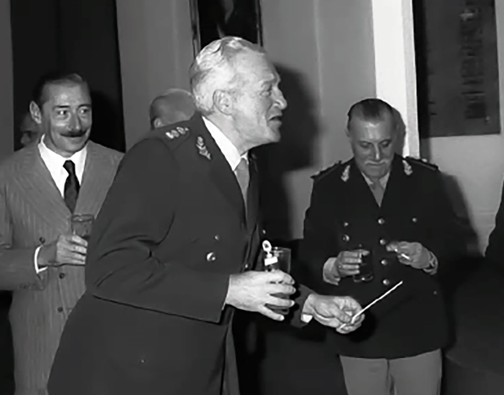 El general Leopoldo Fortunato Galtieri fue el tercer presidente de facto del país durante de la última dictadura militar, luego de Jorge Rafael Videla y Roberto Eduardo Viola