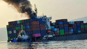 Singapur confirmó que un portacontenedores fue atacado y se hundió cerca del estrecho de Ormuz