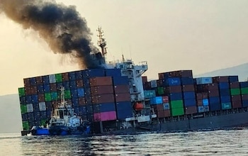 Un buque portacontenedores se hundió cerca de Ormuz
