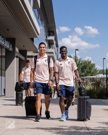Millonarios en camino a La