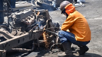 Entre los casos recientes figura una cúster de 35 años de uso y más de S/154.000 en multas, utilizada sin autorización para transportar pasajeros entre Ancón y Jesús María (Créditos: ATU)