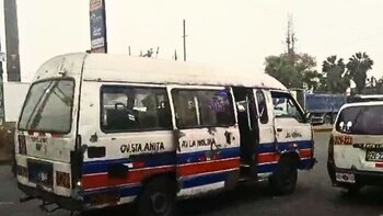 Combi informal aprovecha el paro