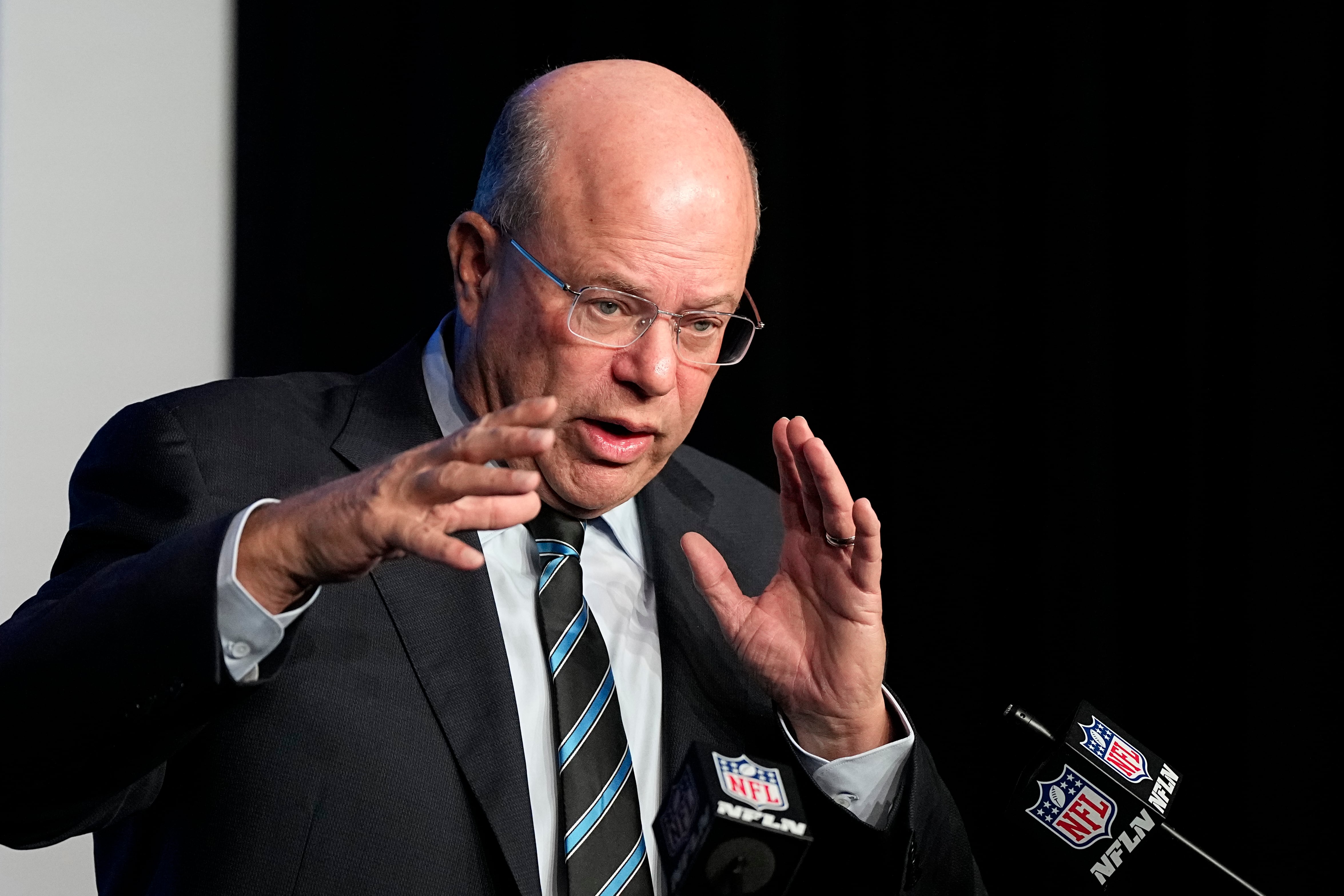 David Tepper divide su cartera principalmente entre Amazon (15,4%) y Micron Technology (14,6%), pero en los últimos años ha diversificado en numerosos sectores. (AP)