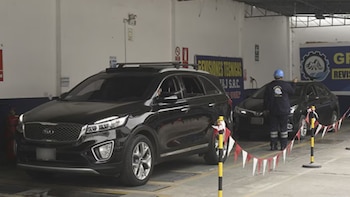 Conducir un vehículo sin el Certificado de Inspección Técnica Vehicular vigente constituye una infracción muy grave y puede ser sancionado con una multa equivalente al 50 % de una UIT, además del posible internamiento de la unidad - Créditos: Sutrán.