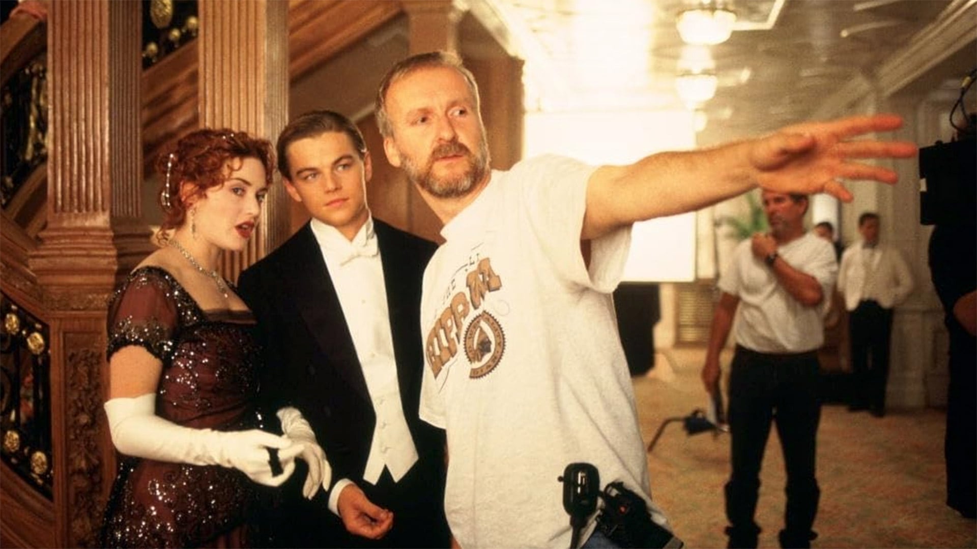 Winslet, Di Caprio y Cameron en medio del rodaje que se extendió durante 160 días. Paramount Pictures