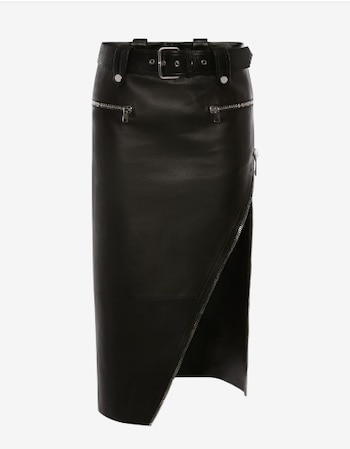 La falda tiene una decoración