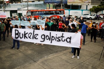 Protesta contra la remoción de