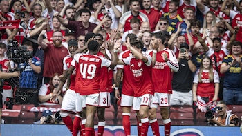 El Arsenal arrasa al Manchester City y alza la Community Shield