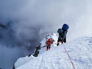 El ascenso al Everest costó a Arrué USD 60.000, financiados mayormente mediante la hipoteca de su casa por falta de patrocinadores. (Foto: Alfa Karina Arrué)