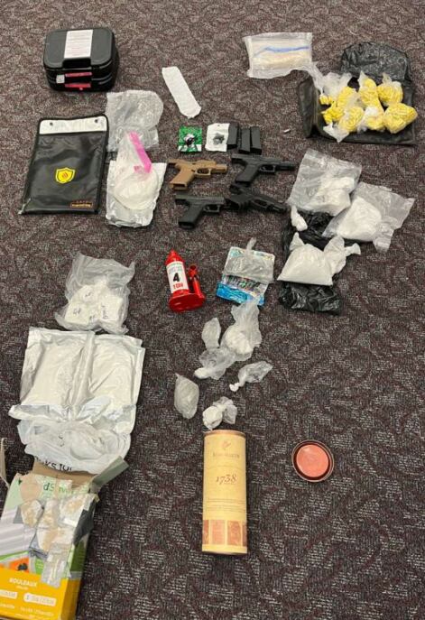 La orden de arresto se logró gracias a la instalación de cámaras ocultas que revelaron el tráfico de drogas. (Departamento de Justicia)